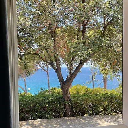 Lo Scoglio Del Gabbiano Holiday home *